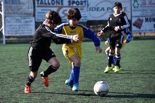 Pulcino di Pasqua - Tine, colpo da biliardo in buca d'angolo