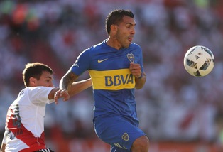 Caso Tevez, cena con capi ultrà pregiudicati. L'argentino si difende: «Non sono miei amici»