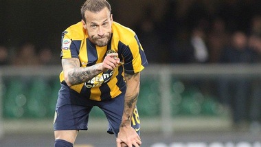 Serie A Verona, per Moras lesione all'adduttore