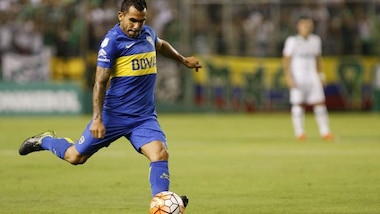 Tevez, altro splendido gol: ridà il sorriso a un bimbo nella partita più importante