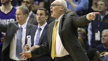 Basket NBA, stop Karl: visita per il cancro