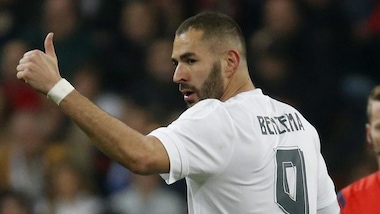 Benzema, alleggerita la libertà vigilata: potrà frequentare Valbuena