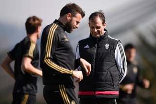 Juventus, i bianconeri già a Vinovo: per il derby Dybala resta in dubbio