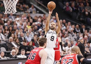 Parker intervista Digne: "Dì a Totti che ho la sua maglia"