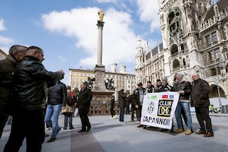 Bayern Monaco-Juventus, la carica dei tifosi: invasione bianconera in Germania