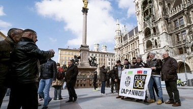Bayern Monaco-Juventus, la carica dei tifosi: invasione bianconera in Germania