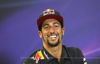 F1 Jones: «Ferrari, nel 2017 ingaggia Riccardo»