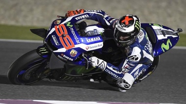 MotoGp Qatar, Lorenzo punge Rossi: «Non c'è motivo di recriminare»