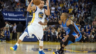 Curry doma Dallas e stanotte sfida San Antonio