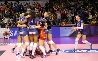 Foppapedretti Bergamo, il sapore dell'impresa! 3-2 alla Pomì tricolore