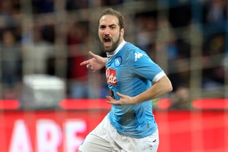 Serie A, Napoli-Genoa 3-1: Rincon illude i rossoblù, Higuain (2) e El Kaddouri firmano la rimonta