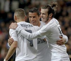 Liga: Villarreal-Barcellona 2-2, Real Madrid-Siviglia 4-0