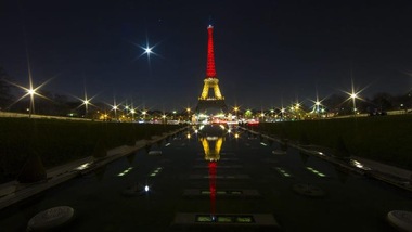 Attentati Bruxelles, da Roma a Parigi, i monumenti si illuminano con i colori del Belgio