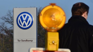 Volkswagen e Porsche: richiamate 800.000 Touareg e Cayenne