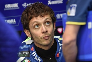 MotoGp, Valentino Rossi omaggia Johan Cruyff