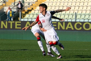 Serie B, tutti i risultati: Avellino-Crotone 0-0, Modena-Cagliari 1-2