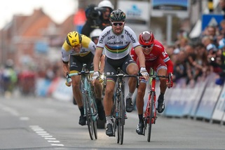Ciclismo: Sagan vince la Gand-Wevelgem. Incidente choc per Demoitiè, condizioni molto serie