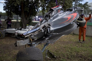 F1 incidente Alonso: a Melbourne rottura della cellula di sicurezza