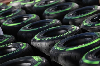 F1 Pirelli, Hembery: «Gomme influenzate da calo delle temperature»