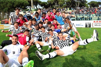 La Juventus vince la 68ª Viareggio Cup: Palermo sconfitto 3-2