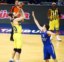 Eurolega, Fenerbahce primo con Datome MVP