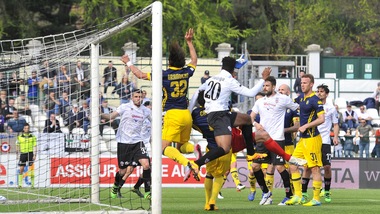 Serie B, Pro Vercelli-Modena 1-1: solo un pareggio per Foscarini