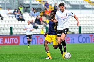 Calciomercato Pro Vercelli, ceduti Coly e Scavone al Parma