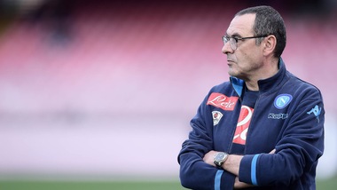 Serie A Napoli, Sarri: «Non ho visto la Juve, sennò sai che nervi?»