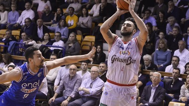 Basket Serie A, Reggio Emilia sprint vincente