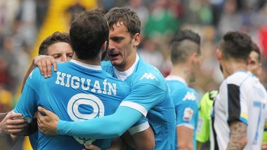 Udinese super, Irrati pessimo, ma Napoli schiacciato dal macigno dell'anticipo Juve