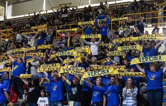 Verona vince la sua prima coppa europea. 3-2 al Fakel