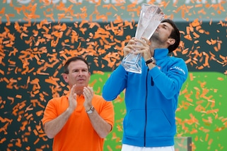 Tennis, Djokovic vince a Miami ed eguaglia Agassi