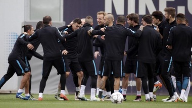 Barcellona, quanti scherzi in allenamento: la Champions non fa paura
