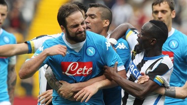 Serie A Napoli, con il Verona senza Higuain e Mertens