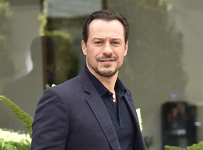 Stefano Accorsi pilota "veloce come il vento"