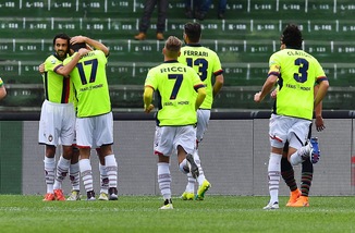 Serie B: fuga Crotone sul Cagliari. Il Novara cade con lo Spezia