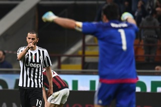 Juventus, mani sullo scudetto. Bonucci: «Buffon illegale». Allegri: «Al passo finale»