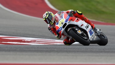 MotoGp, Iannone festeggia. Lorenzo: «Era difficile frenare»