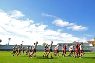 Torino, ripresa alla Sisport. Immobile corre a parte