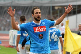 Napoli: ridotta di una giornata la squalifica a Higuain
