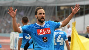 Napoli: ridotta di una giornata la squalifica a Higuain