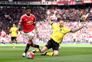 Premier League, Manchester United-Aston Villa 1-0: decide Rashford. Chelsea-Manchester City 0-3: Aguero show, che tripletta!