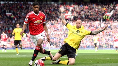 Premier League, Manchester United-Aston Villa 1-0: decide Rashford. Chelsea-Manchester City 0-3: Aguero show, che tripletta!