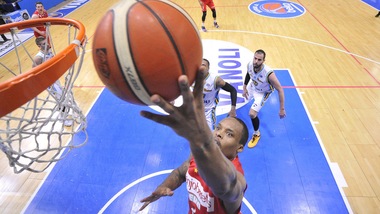 Wayns sbanca Cremona, Varese vede i playoff