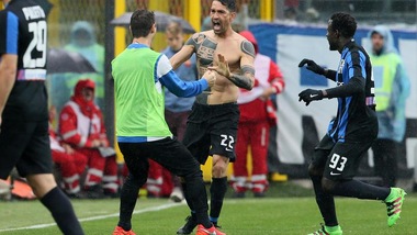 Serie A, Atalanta-Roma 3-3: Borriello, che doppietta! Totti, 301 in carriera