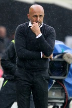 Roma, Spalletti: «I tifosi vogliono Totti e Dzeko soffre il paragone»