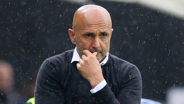 Roma, Spalletti: «I tifosi vogliono Totti e Dzeko soffre il paragone»