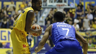 Dyson esalta Torino, Bologna e Caserta nei guai