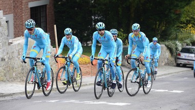 Ciclismo, Giro del Trentino: crono a squadre all'Astana
