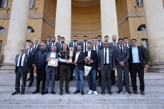 Verona che festa in Municipio. Giani: «E ora lo scudetto»